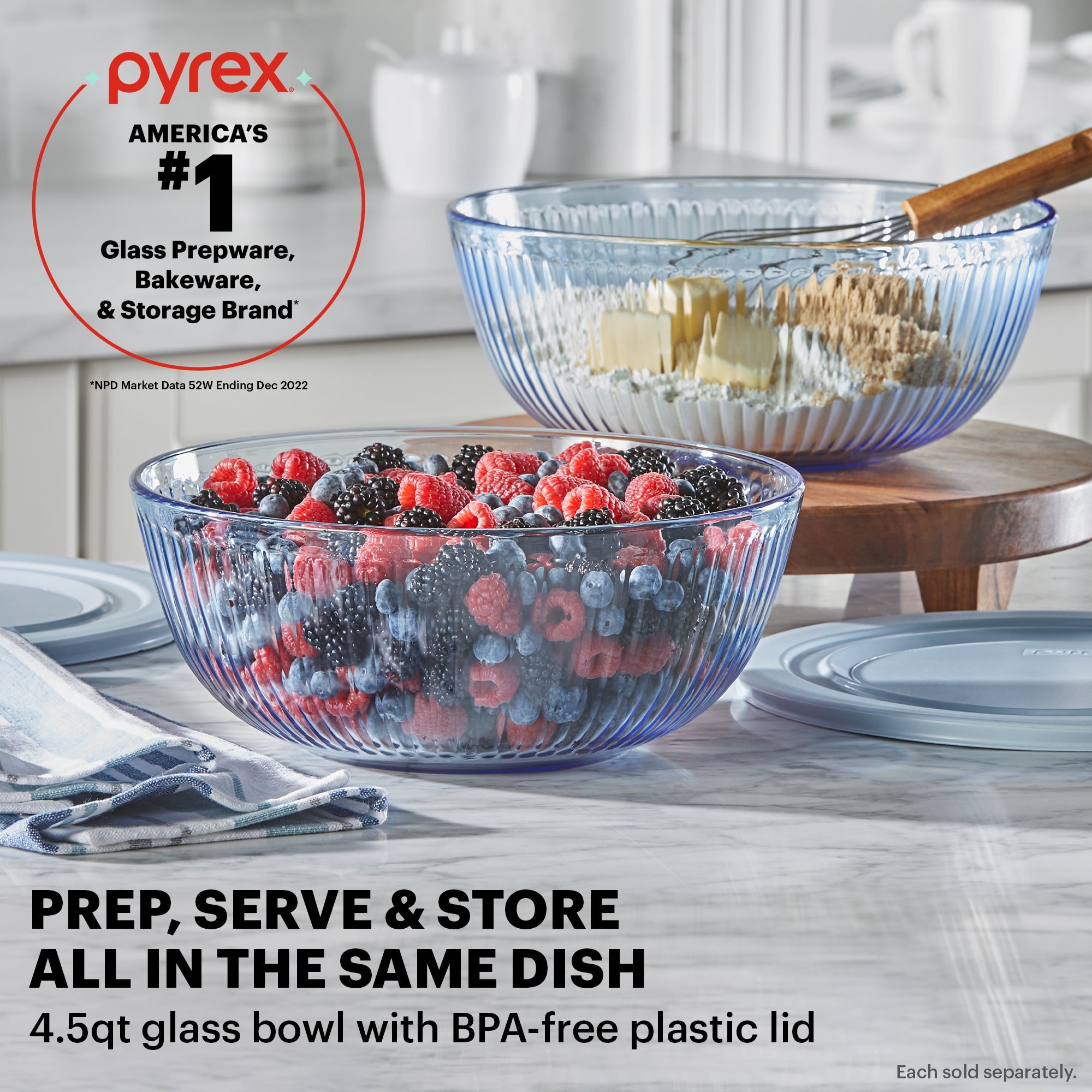 Pyrex? Colors Sculpted Tinted 4.5-quart Mixing Bowl with Lid. Blue - Image 2